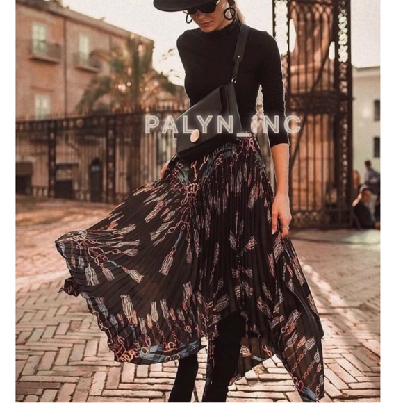 ❤️NWT ZARA CHAIN PRINT ASYMMETRIC PLEATED SKIRT - Picture 7 of 8